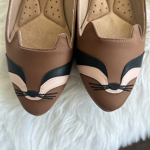 Loly in the Sky Flats - Picture 2 of 5